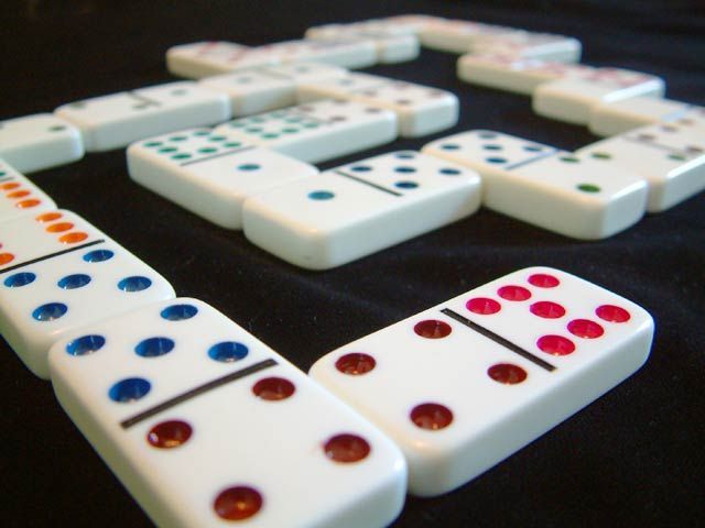 Dominoes Image